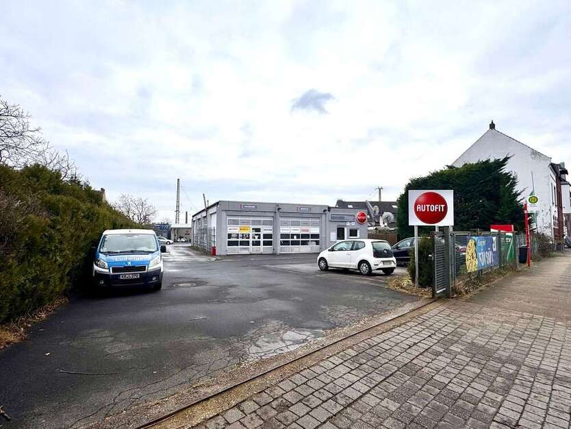 Halle in Krefeld 1.670.000 € 300 m²