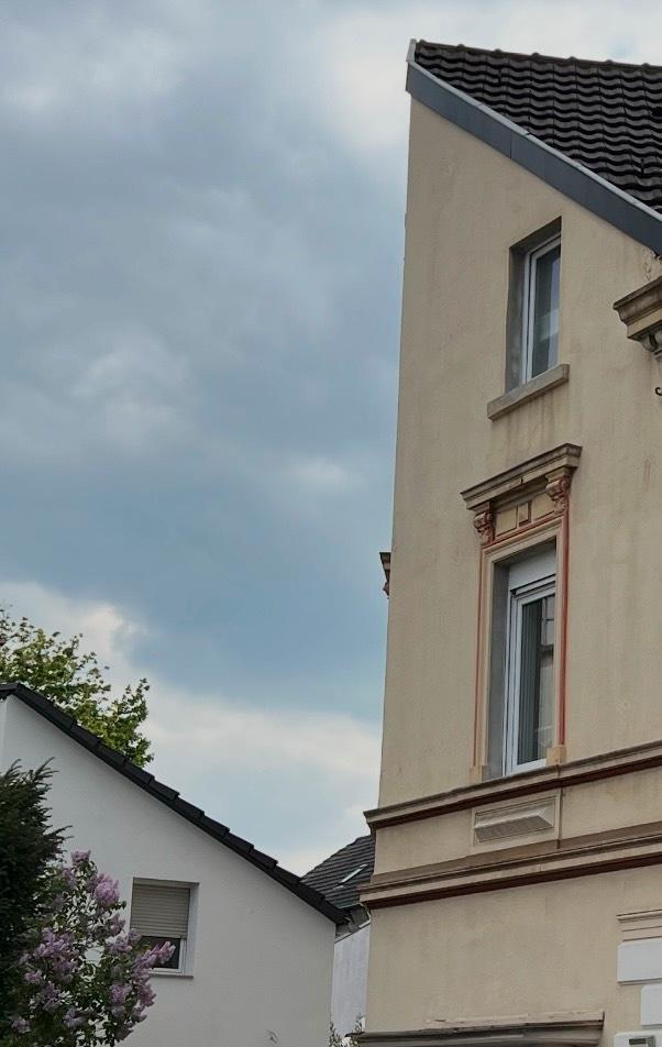 Reiheneckhaus mit Gewerbe und Wohnen als attraktive Kapitalanlage