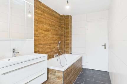 Haus zum Kaufen in Kamp-Lintfort 279.900 € 115 m² 3.5 zimmer