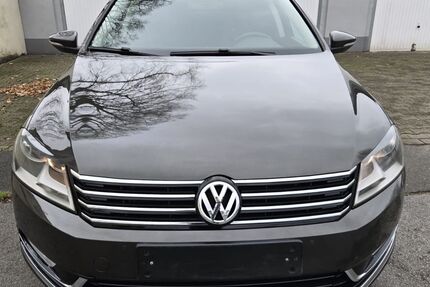 VW Passat 181.000 km 7.499 € Duisburg 47055