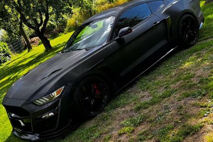 Ford Mustang 40.000 km 27.500 &euro; Dinslaken 46539