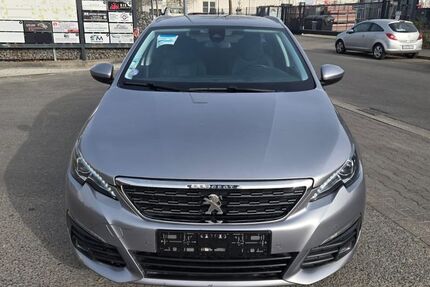 Peugeot 308 97.000 km 8.990 &euro; Gelsenkirchen 45884