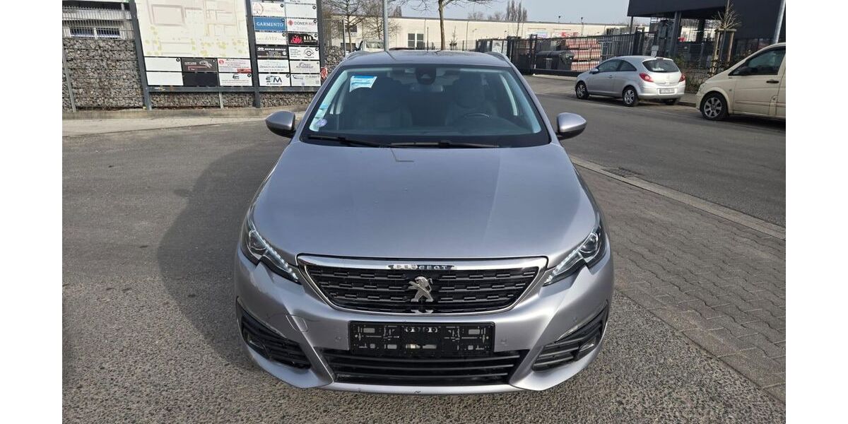 Peugeot 308 97.000 km 8.990 &euro; Gelsenkirchen 45884