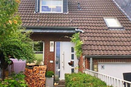 RESERVIERT _ 1 FAM.-REIHENHAUS MIT GARAGE PROVISIONSFREI IN DINSLAKEN-OBERLOHBERG 3 zimmer