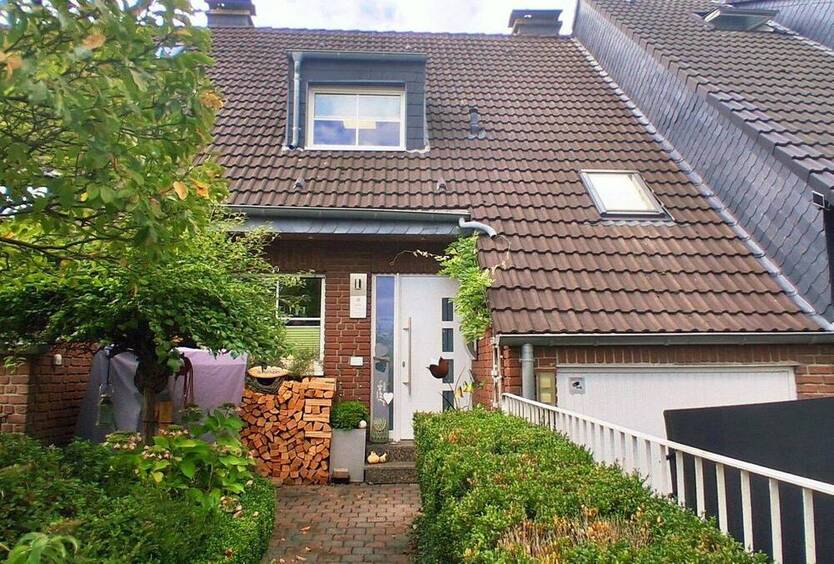 RESERVIERT _ 1 FAM.-REIHENHAUS MIT GARAGE PROVISIONSFREI IN DINSLAKEN-OBERLOHBERG 3 zimmer