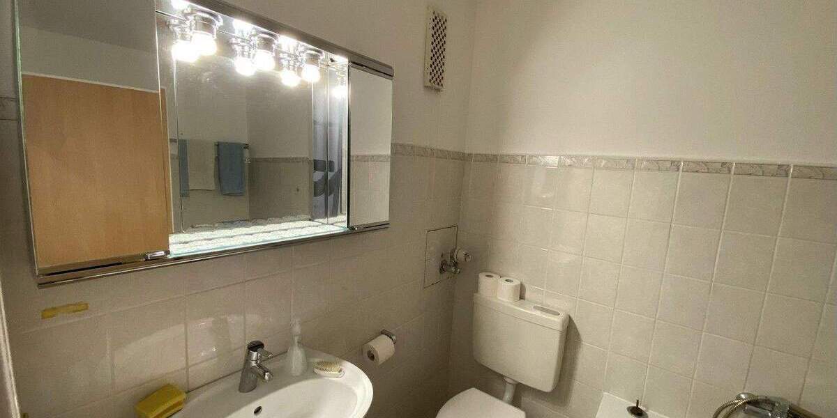 Erdgeschosswohnung in Düsseldorf-Wersten mit Tiefgaragenstellplatz & Garten mit Spielplatz 3 zimmer