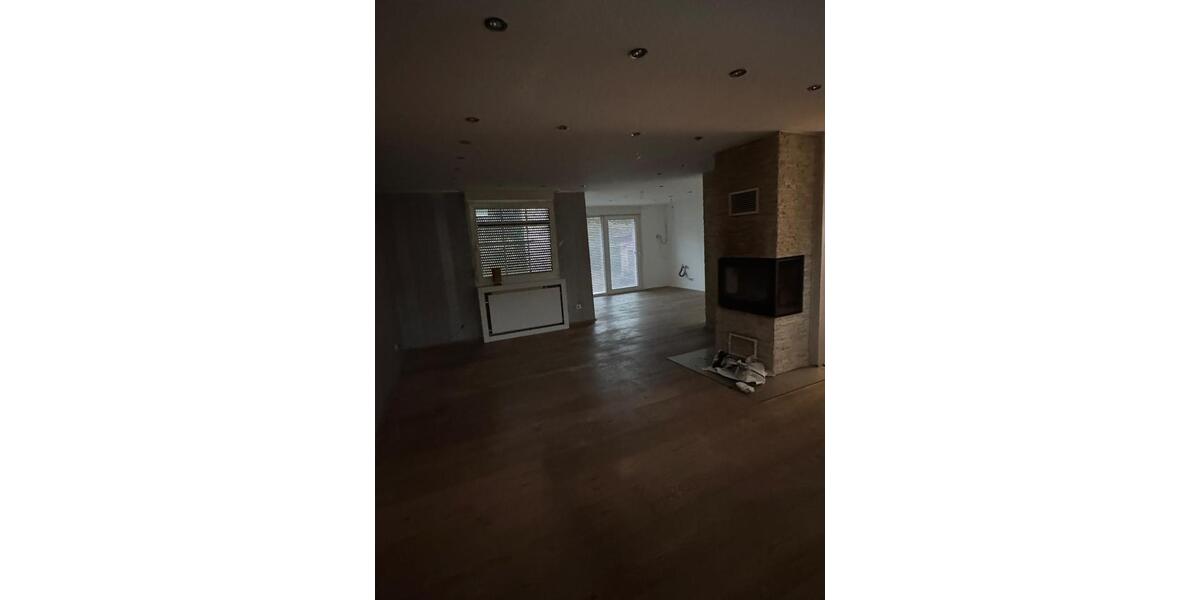 Doppelhaushälfte Essen Stadtbezirk V - 4.5 Zimmer, 160 m&sup2;, 1.650&euro; | Angebot:25354554