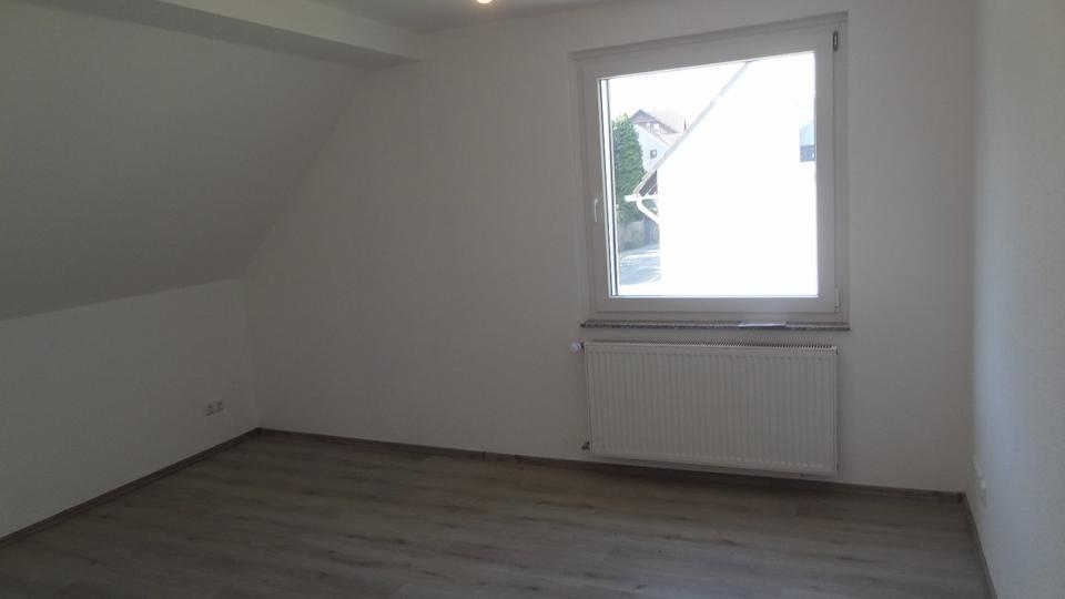 Dachgeschoßwohnung Velbert Langenberg - 1 Zimmer, 32 m&sup2;, 270&euro; | Angebot:25054609