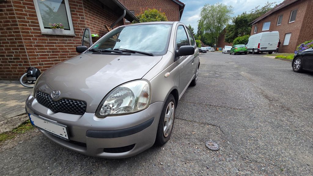 Toyota Yaris 109.235 km 2.590 &euro; Duisburg 47249