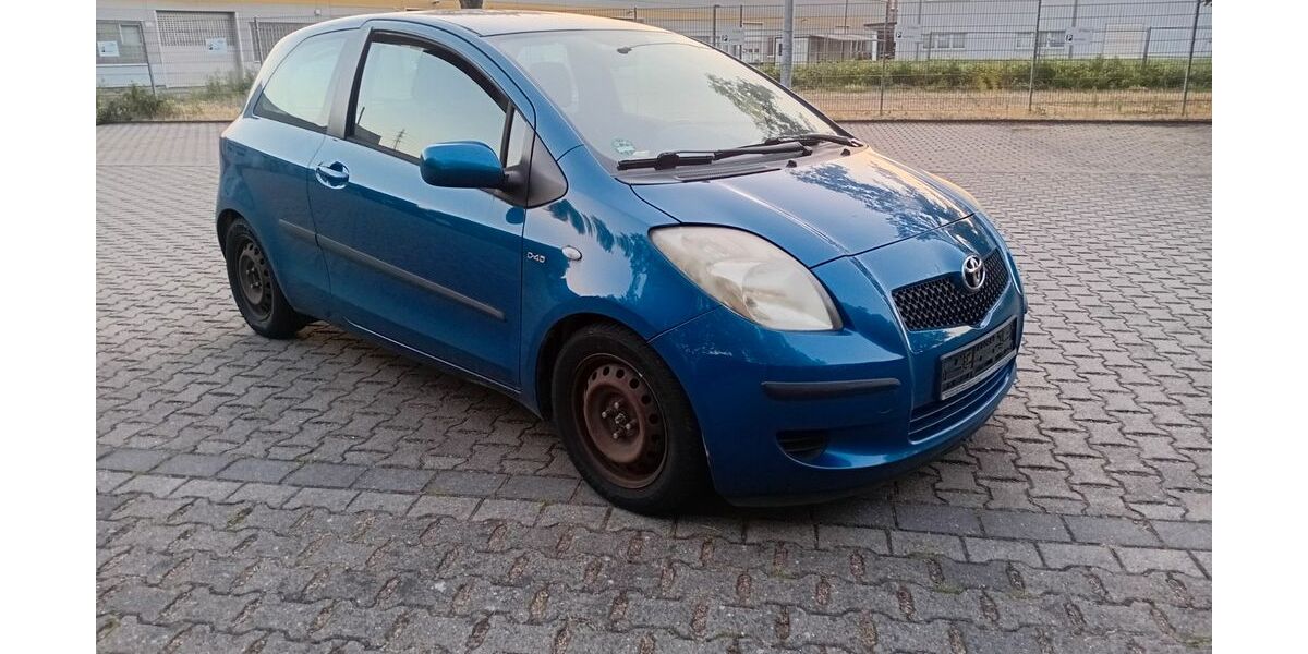 Toyota Yaris 269.223 km 799 &euro; Duisburg 47198