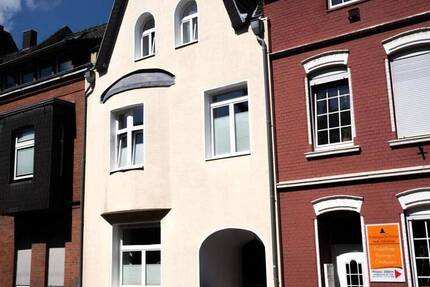 Großzügiges Familiendomizil mit modernem Charme und Gartenvielfalt 7 zimmer