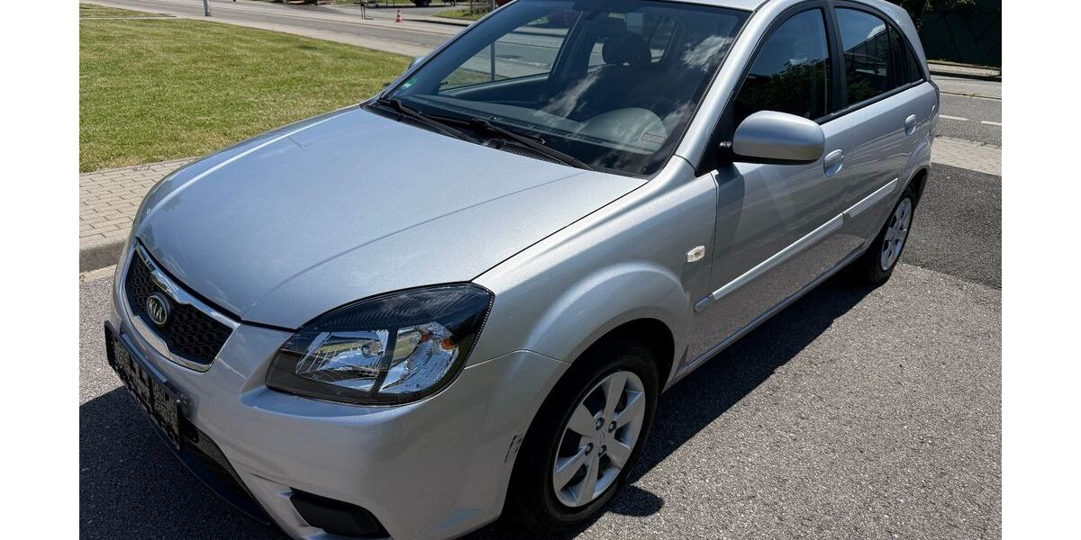 Kia Rio 57.085 km 4.980 &euro; Essen 45131