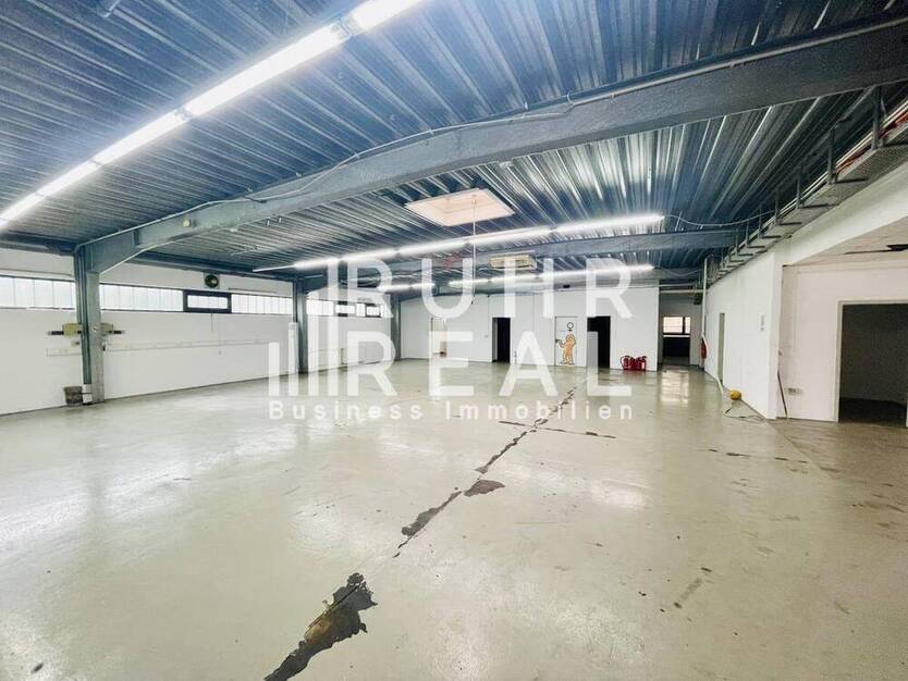 Attraktive Lagerhalle in Duisburg-Rheinhausen | ebenerdige Andienung | Büroräume verfügbar