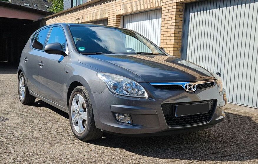 i30
