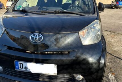 Toyota IQ 158.000 km 5.700 &euro; Düsseldorf 40227