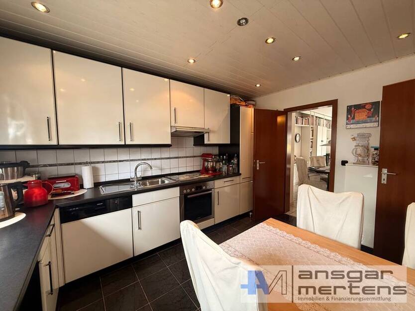 (M)EIN Familiendomizil in Neuss-Vogelsang Raumwunder auf 4 Ebenen mit Garten & Garage 6 zimmer