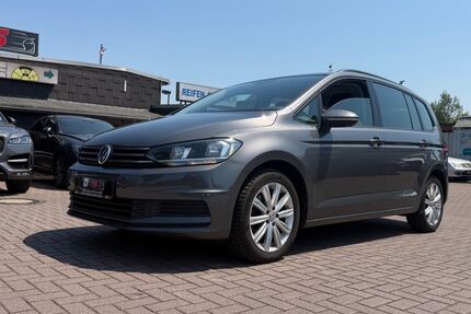 VW Touran 161.000 km 10.450 &euro; Dinslaken 46537