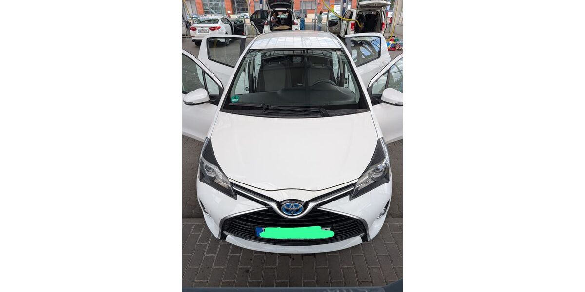 Toyota Yaris 122.500 km 10.987 &euro; Düsseldorf 40227