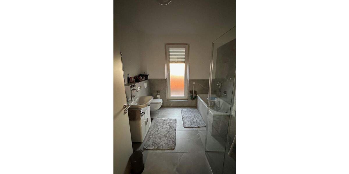 Terrassenwohnung Krefeld Stadtmitte - 4 Zimmer, 132 m&sup2;, 1.500&euro; | Angebot:25429653