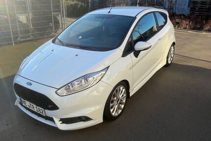 Ford Fiesta 80.915 km 11.500 &euro; Düsseldorf 40221