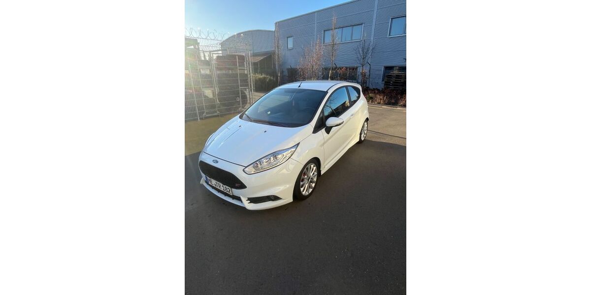 Ford Fiesta 80.915 km 11.500 &euro; Düsseldorf 40221