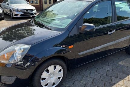 Ford Fiesta 163.000 km 2.499 &euro; Neuss 41462
