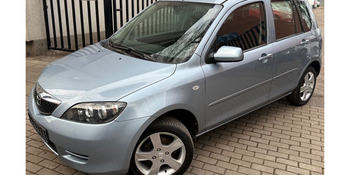 Mazda 2 104.000 km 3.490 &euro; Duisburg 47166