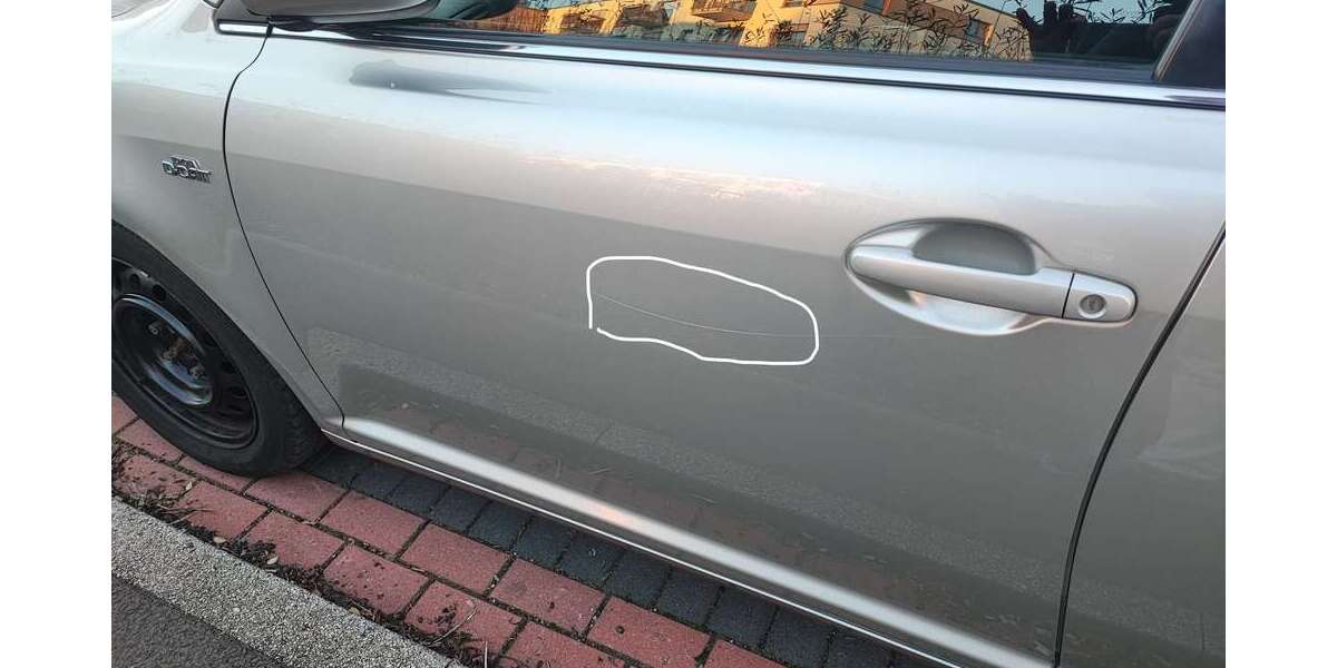 Toyota Avensis 218.000 km 4.199 &euro; Neuss 41469