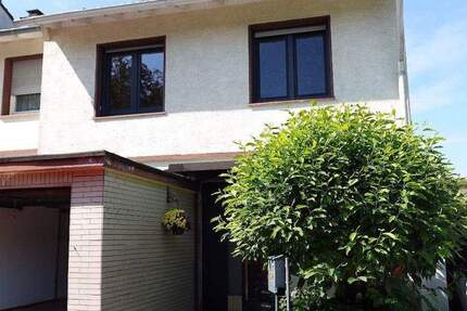 RENOVIERTES REIHENENDHAUS MIT GROßER TERRASSE UND 2 GARAGEN - AUF DEM EHRENBERG 4 zimmer