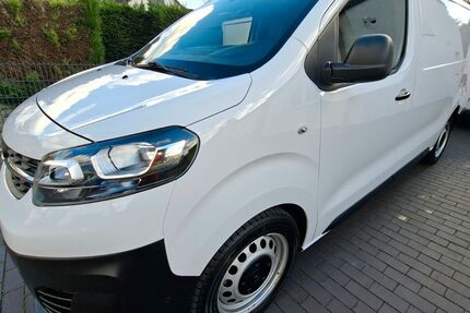 Opel Vivaro 143.500 km 12.800 € Gelsenkirchen 45891