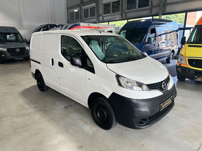 NV200