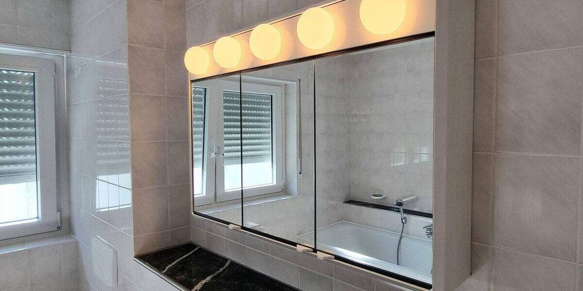 Etagenwohnung Bochum Höntrop - 3 Zimmer, 118 m&sup2;, 1.250&euro; | Angebot:26875118