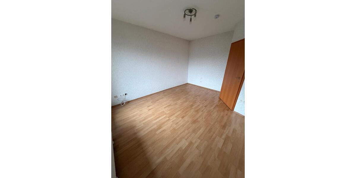 Etagenwohnung Essen Stadtbezirk VI - 4 Zimmer, 100 m&sup2;, 1.000&euro; | Angebot:25596582
