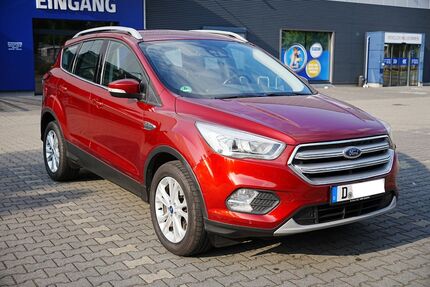Ford Kuga 131.364 km 12.900 &euro; Düsseldorf 40627