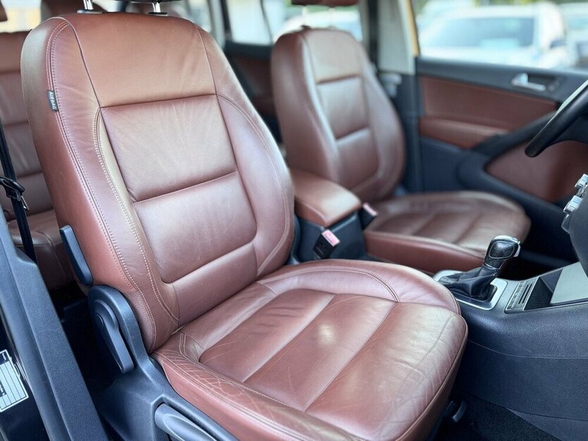 Tiguan Sport & Style / Allrad/ Automatik / Leder