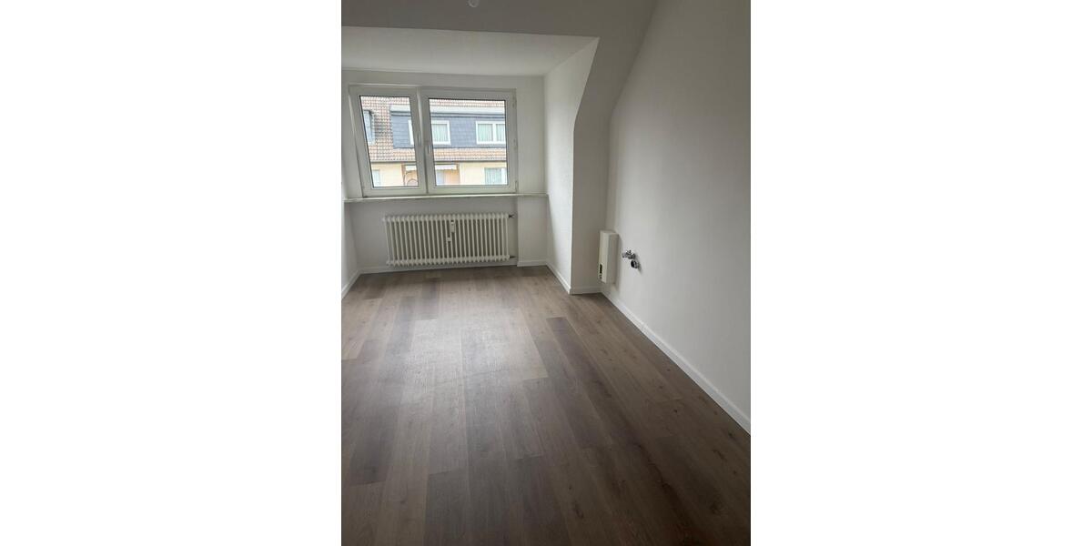 Dachgeschoßwohnung Mülheim an der Ruhr Mellinghofen - 2 Zimmer, 67 m&sup2;, 690&euro; | Angebot:25380043
