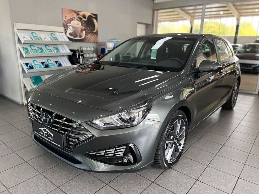 Hyundai i30 22.000 km 17.490 € Heiligenhaus 42579