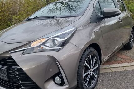 Toyota Yaris 129.844 km 12.250 &euro; Neuss 41470