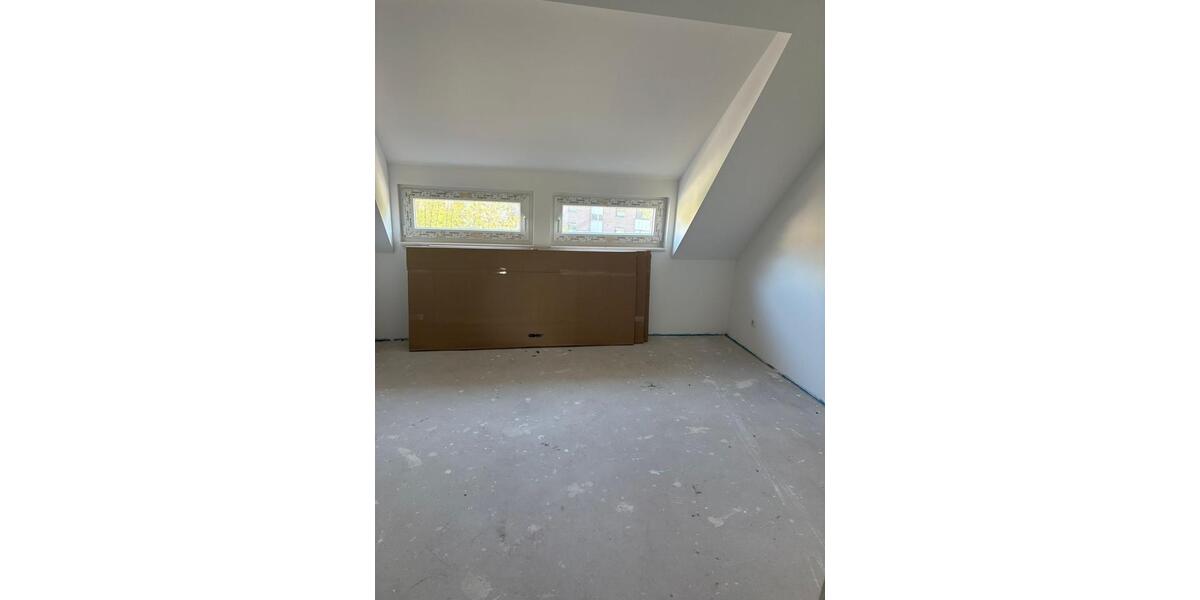 Dachgeschoßwohnung Duisburg Essenberg - 2 Zimmer, 75 m&sup2;, 750&euro; | Angebot:26341718