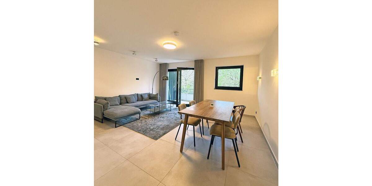 Etagenwohnung Düsseldorf Oberkassel - 2 Zimmer, 82 m&sup2;, 1.790&euro; | Angebot:24713021