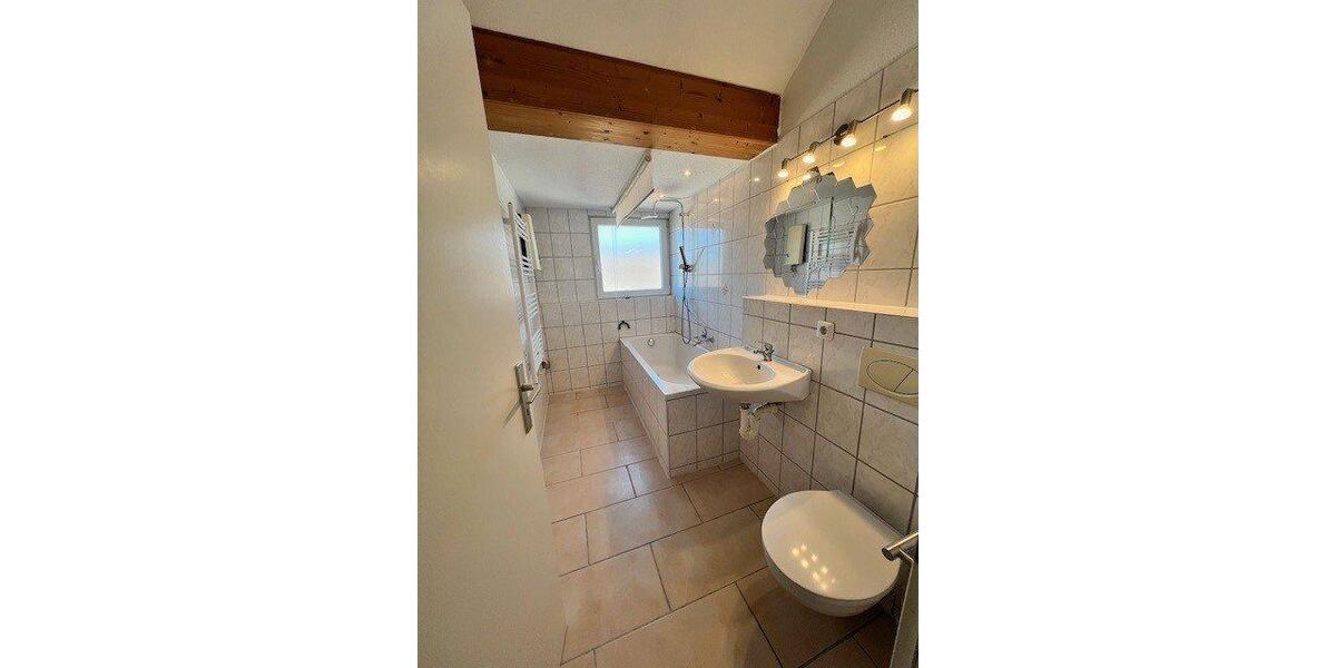 Dachgeschoßwohnung Krefeld Cracau - 2 Zimmer, 46 m&sup2;, 430&euro; | Angebot:26380182