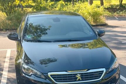 Peugeot 308 150.800 km 9.200 &euro; Oberhausen 46145
