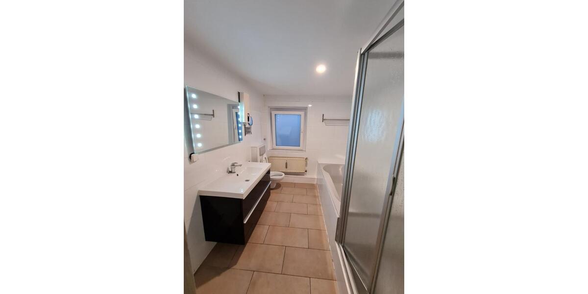 Dachgeschoßwohnung Duisburg Hamborn - 3 Zimmer, 93 m&sup2;, 950&euro; | Angebot:24612577