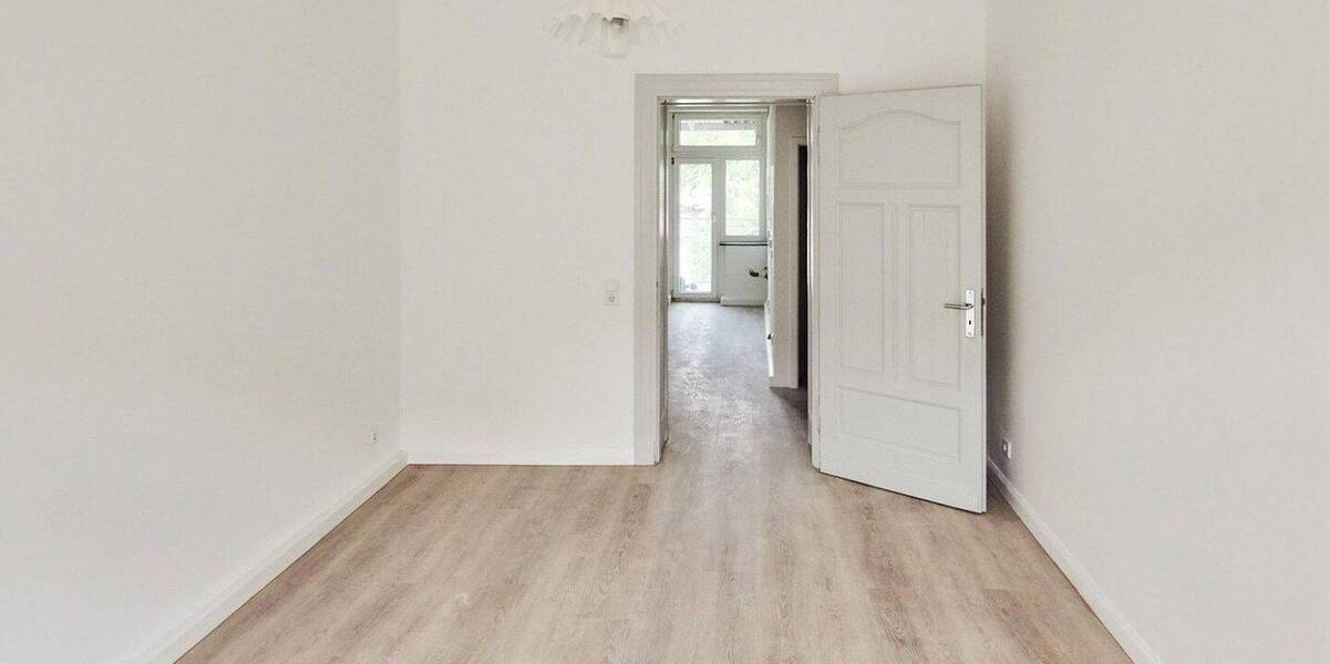 Etagenwohnung Düsseldorf Eller - 3 Zimmer, 96 m&sup2;, 1.340&euro; | Angebot:26434462