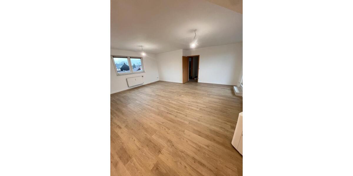 Dachgeschoßwohnung Duisburg Walsum - 4 Zimmer, 87 m&sup2;, 1.200&euro; | Angebot:25087105