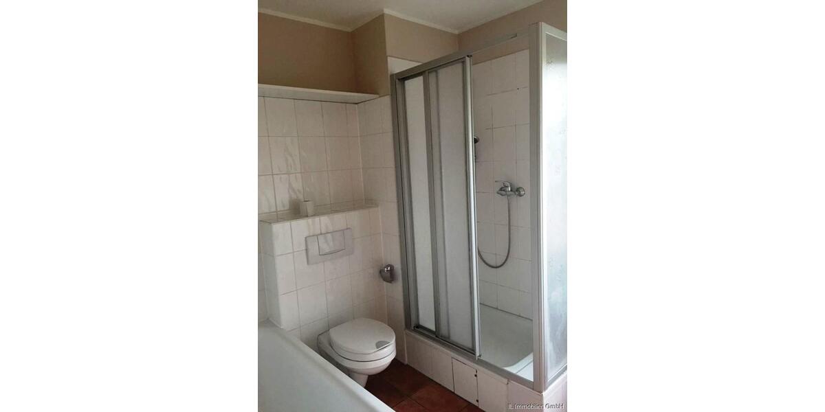 Etagenwohnung Duisburg Essenberg - 4 Zimmer, 155 m&sup2;, 1.100&euro; | Angebot:25439699