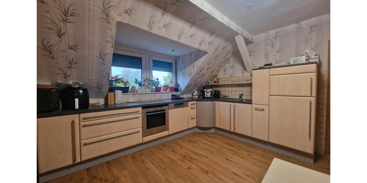 Dachgeschoßwohnung Duisburg Essenberg - 2.5 Zimmer, 65 m&sup2;, 700&euro; | Angebot:24857727