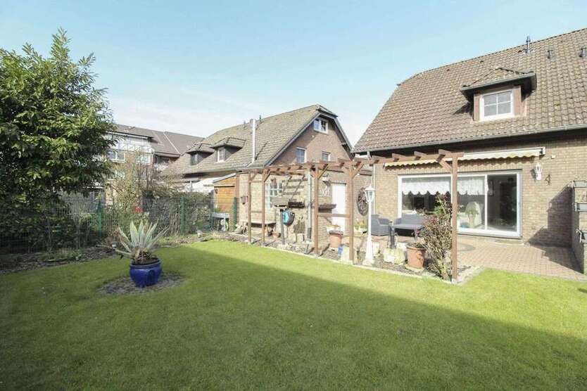 Haus zum Kaufen in Duisburg 439.000 € 130.06 m²