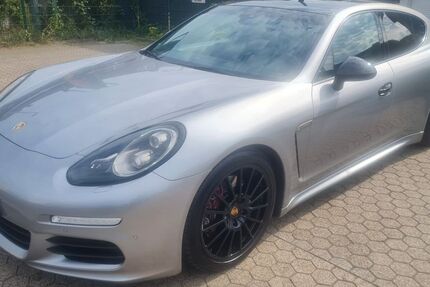 Porsche Panamera 113.000 km 35.850 € Duisburg 47139