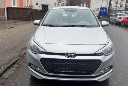 Hyundai i20 126.000 km 6.899 &euro; Gelsenkirchen 45879